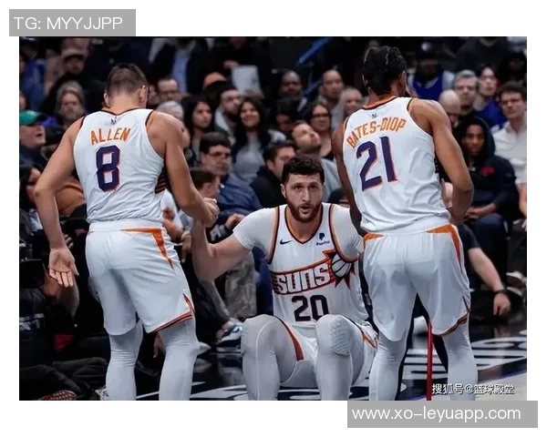 布克强调团队合作的重要性关键时刻每个人都需挺身而出