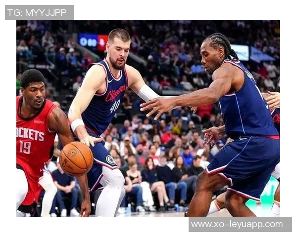 长点心吧祖巴茨嬉戏打闹引哈登不满严厉训诫他认真听讲