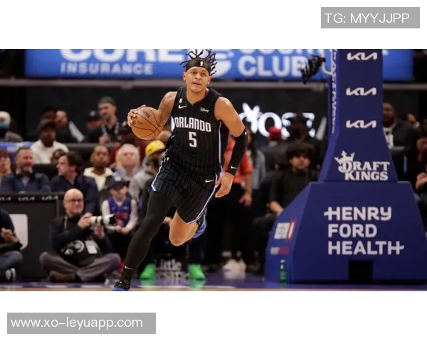 班凯罗担任中锋角色莫斯利强调球队多元持球能力与特色 班凯罗担任中锋角色莫斯利强调球队多元持球能力与特色