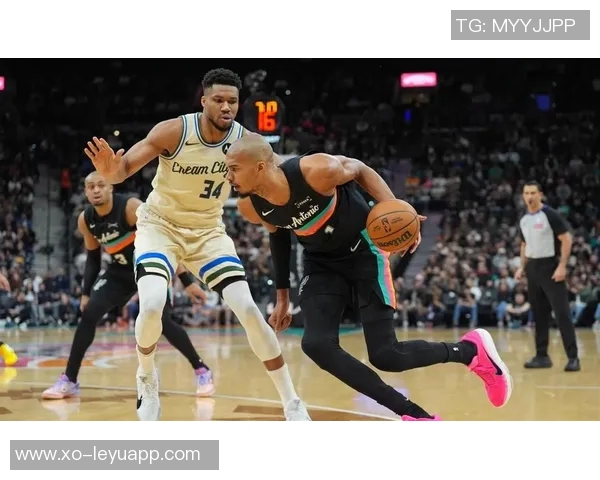 字母哥三节打卡表现抢眼22分钟内贡献21分5篮板2抢断 字母哥三节打卡表现抢眼22分钟内贡献21分5篮板2抢断